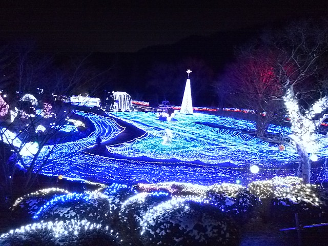 るり渓温泉（京都府南丹市）で開催中の「イルミエール」
