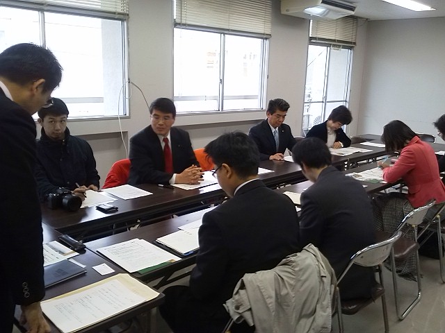 公明党豊中市議会議員団で、豊中起業チャレンジセンターを視察