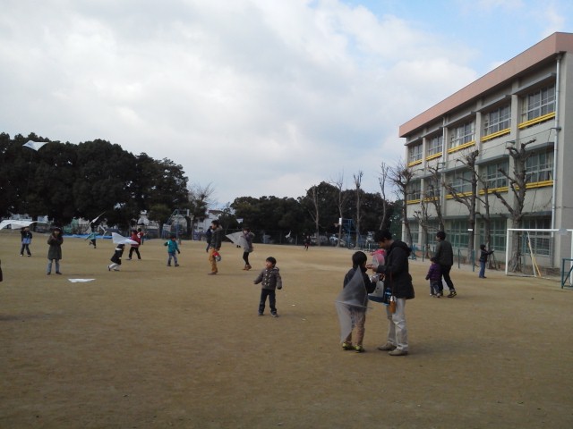 刀根山地域こども教室に応援ボランティアとして参加